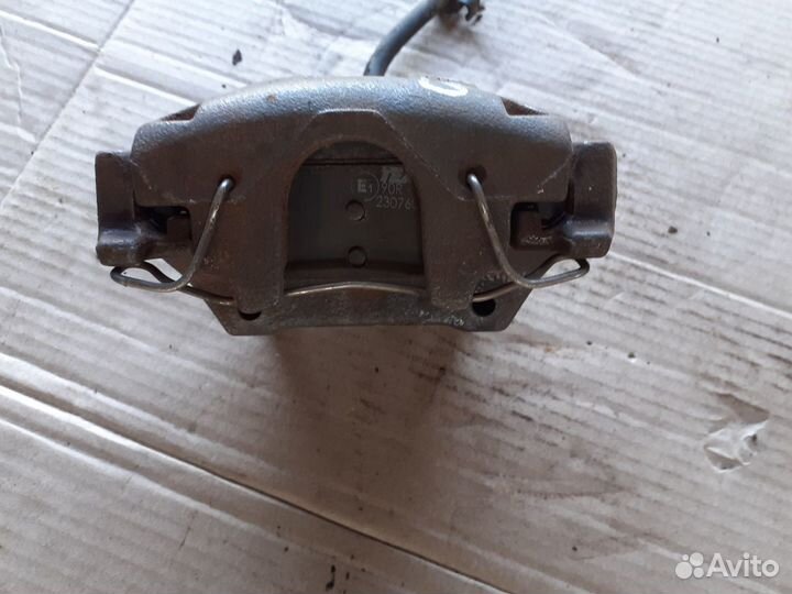 Суппорт задний левый Вольво S80 98-06г.в