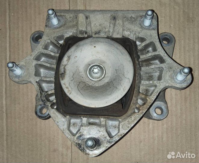 Подушка кпп Mercedes C-class