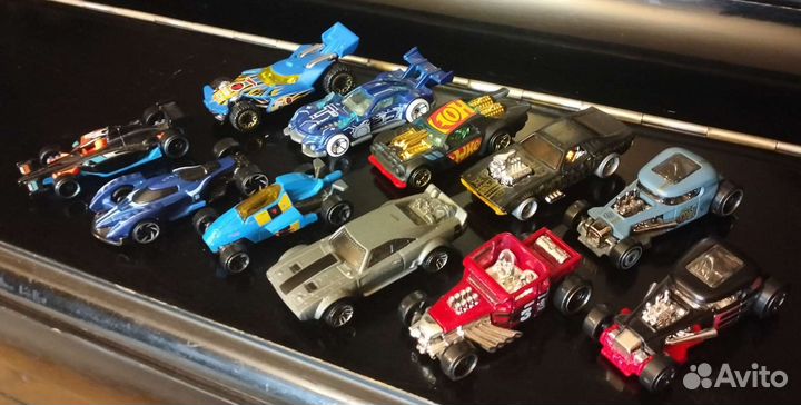 Машинки Hot wheels