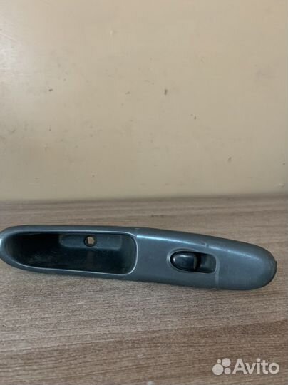 Кнопка стеклоподъемника правая Lanos