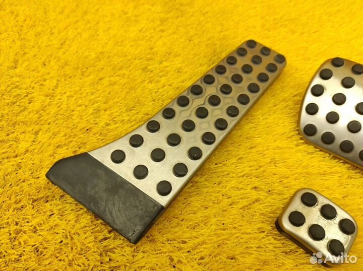 Накладки на педали Mercedes-Benz W204 M271.860