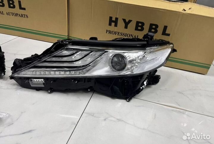 Полный комплект фар Toyota Camry V70 / V75