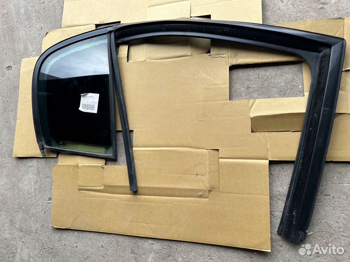 Форточка правая Рено Меган 2 Renault Megane 2