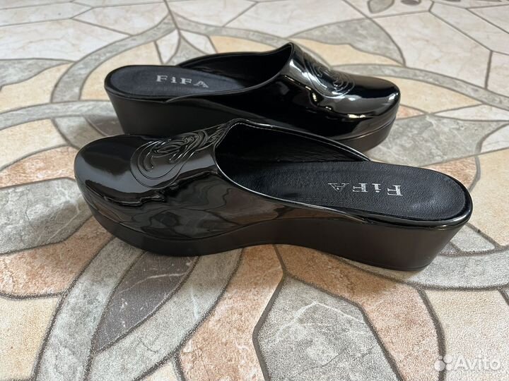 Сабо лак 37-38 новые