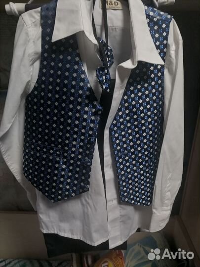 Костюм-тройка 122-128р