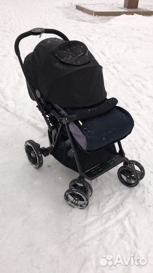 Легкая коляска с большим спальным местом