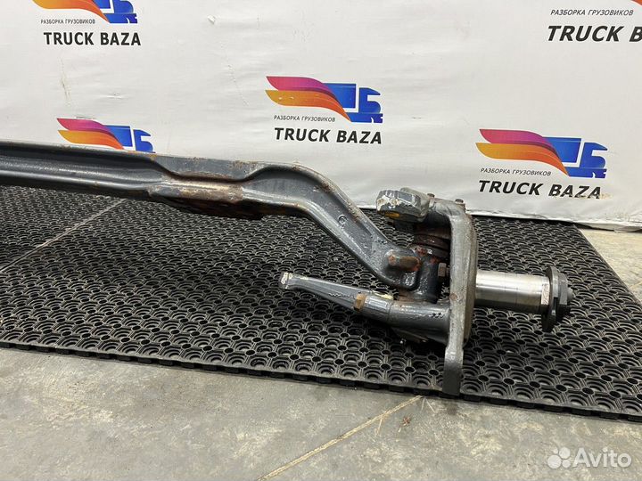 1785563 Балка передняя в сборе