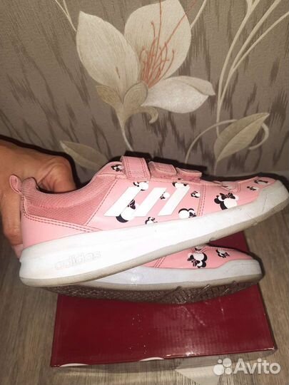 Кроссовки adidas