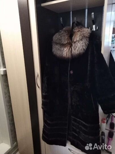 Шуба мутоновая с чернобуркой