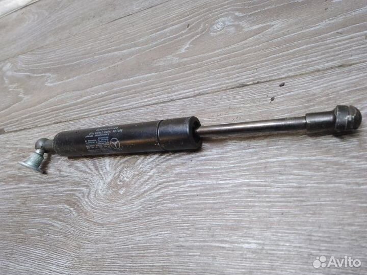 Амортизатор крышки багажника Mercedes-Benz R-350