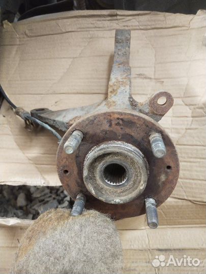 Поворотный кулак в сборе передний правый Hyundai