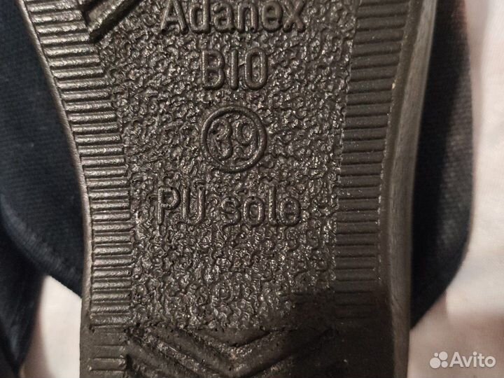 Босоножки на пробке.38.5р