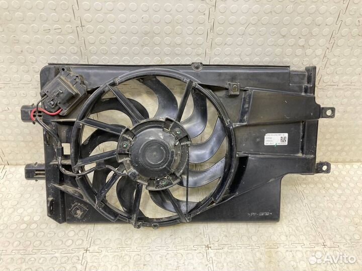 Диффузор радиатора Лада Гранта 2011