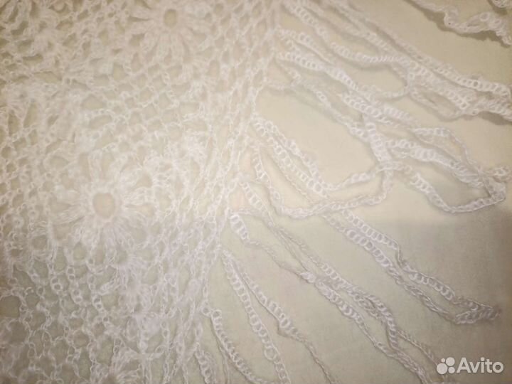 Пуховый платок ажурный