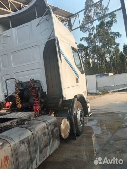 В разборке грузовик Renault, Premium II с 2007