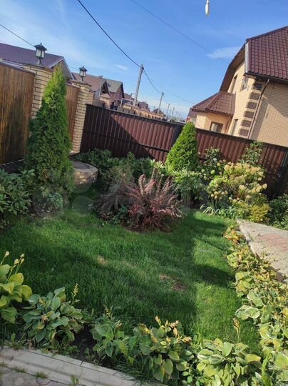 Дом 260 м² на участке 8,4 сот.