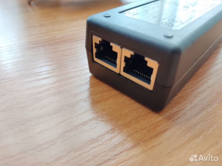 Гигабитный PoE инжектор