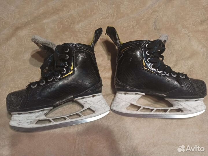 Коньки хоккейные детские bauer 13,5 бу