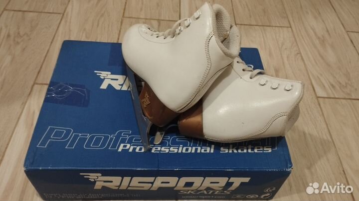 Фигурные коньки Risport Antares 210