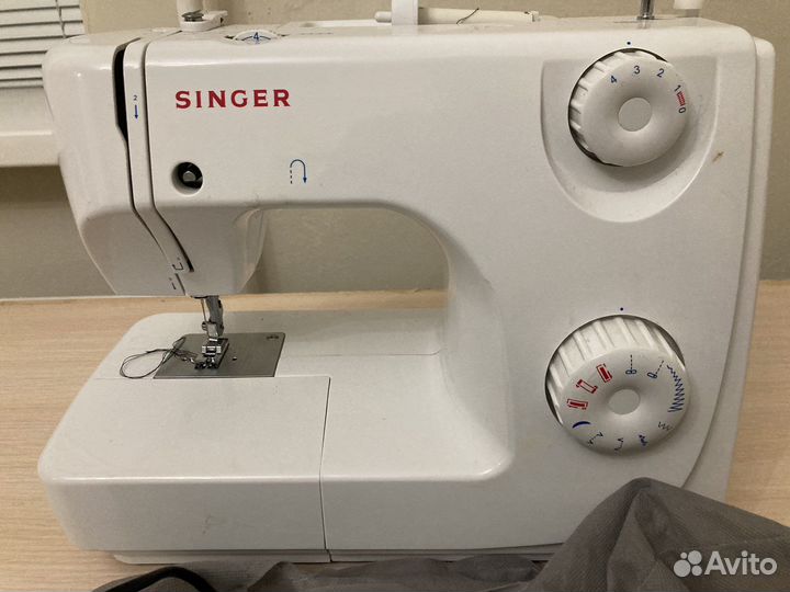 Швейная машина Singer