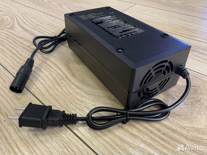 Зарядное устройство 48v -5A ампер Kugoo M4/PRO/X1