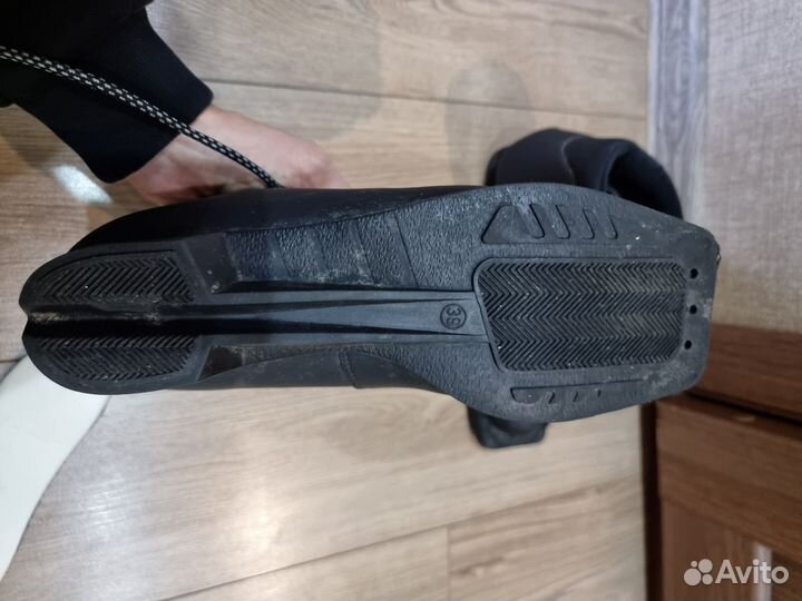 Лыжные ботинки 39 р