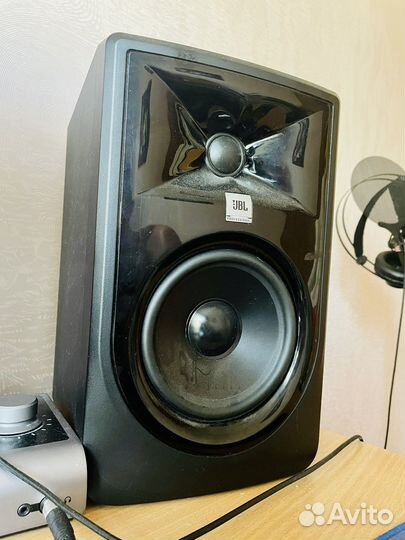Студийные мониторы jbl 305