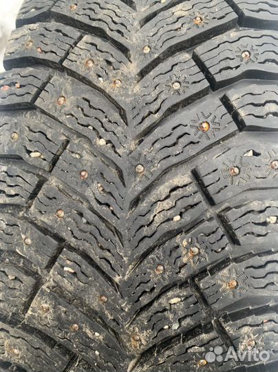 Michelin X-Ice North 4 195/65 R15