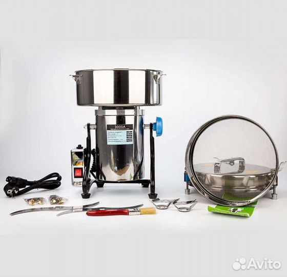 Мельница измельчитель зерна орехи 4500гр