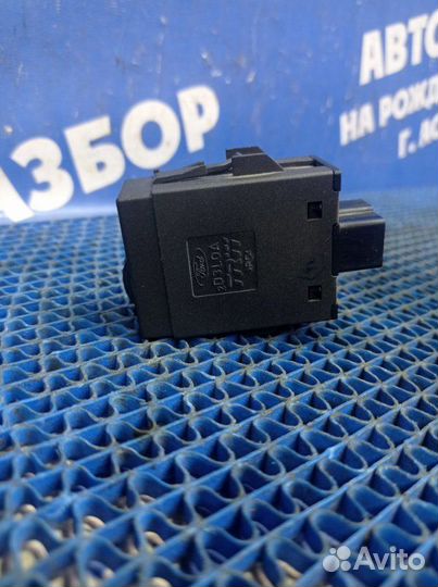 Кнопка обогрева сидений Ford Focus 2 универсал