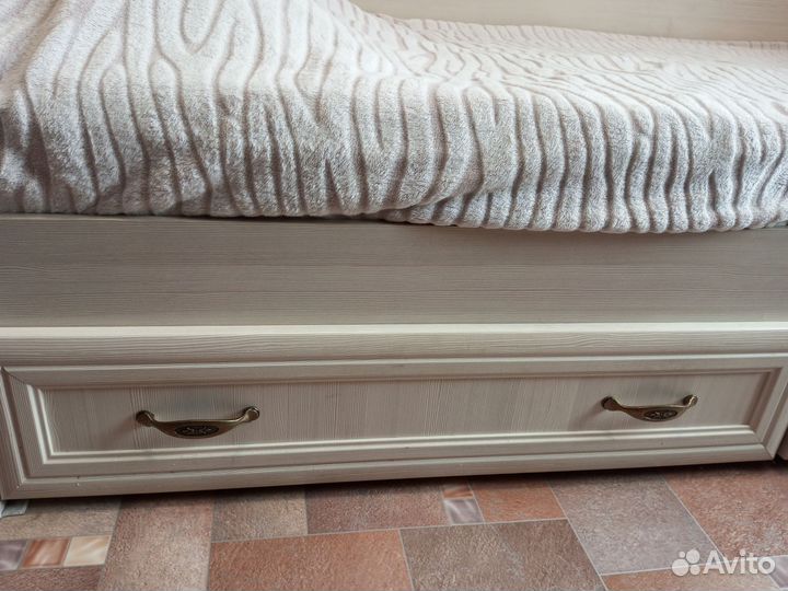 Кровать подростковая с матрасом