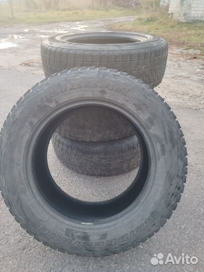 Bridgestone Blizzak DM-V1 235/65 R17