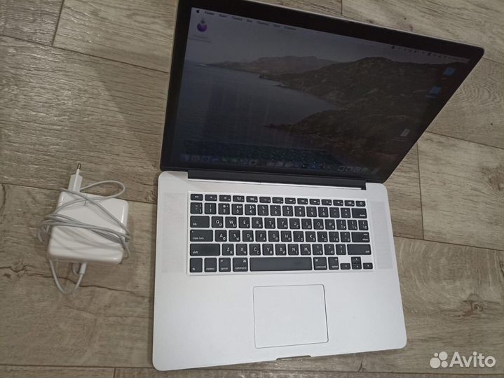 Apple MacBook Pro 15 2016 Radeon R9