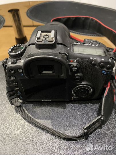 Зеркальный фотоаппарат Canon eos 7D