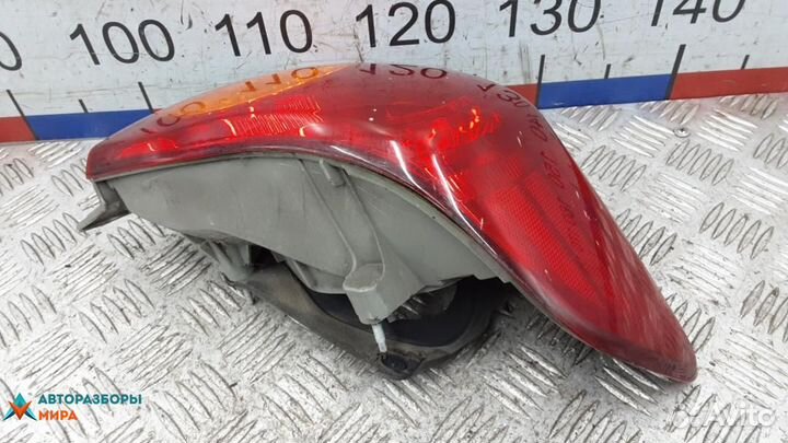 Фонарь задний правый Toyota Corolla