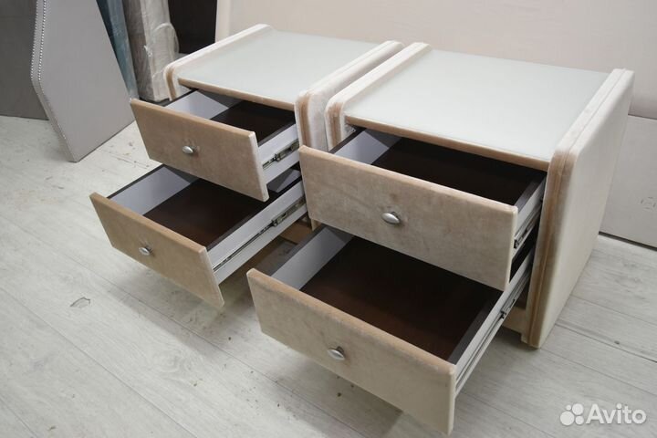 Прикроватные тумбы