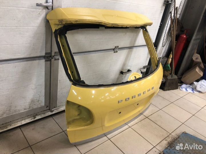 Крышка багажника задняя Porsche Сayenne 958 2012