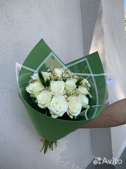 Букет из роз с ромашками. Розы. Ромашки. Цветы