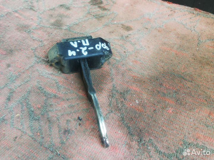 Ограничитель двери Опель Фронтера А