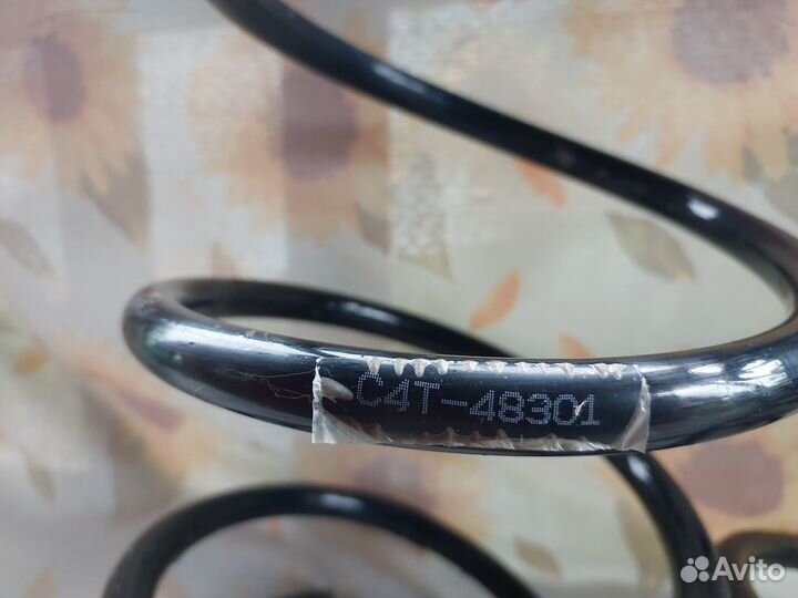 Пружины стоек овк б/у 4 шт. С4Т48301, С4Т48302