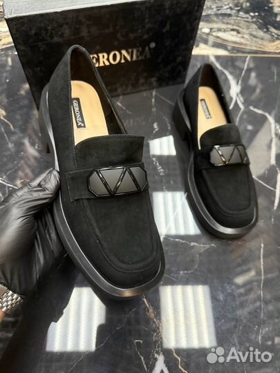 Лоферы женские