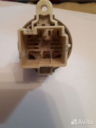 Контактная часть замка зажигания