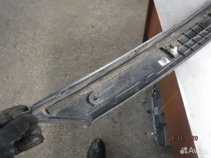 Накладка стойки передняя правая Skoda Fabia CGP