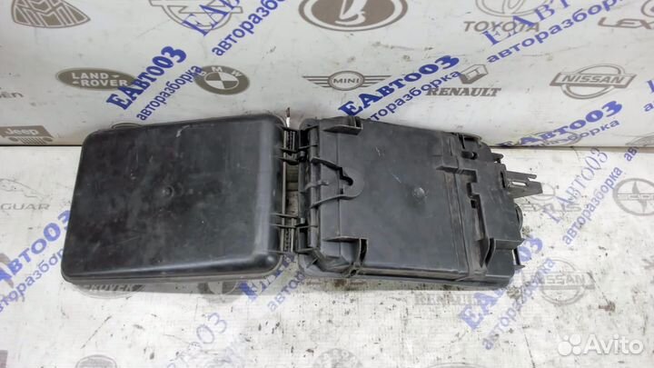 Корпус блока предохранителей Volkswagen Passat B5