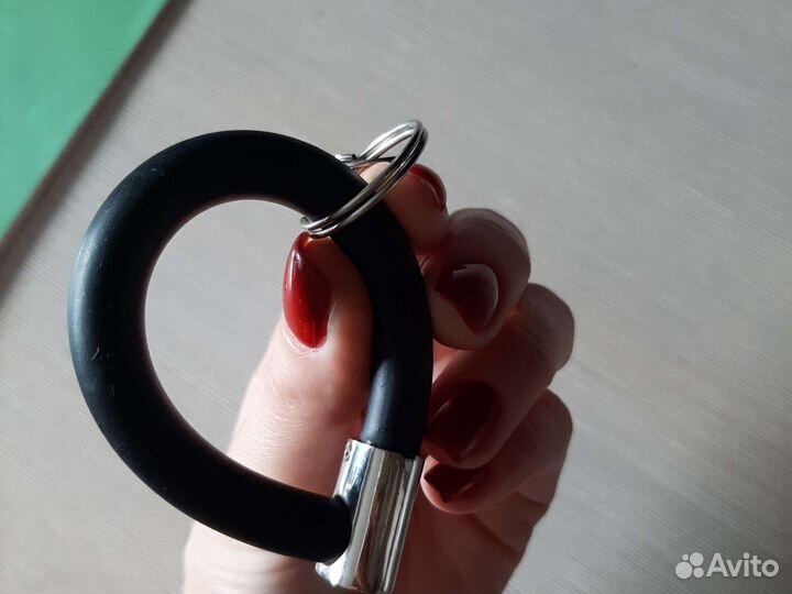 Брелок (красный куб)