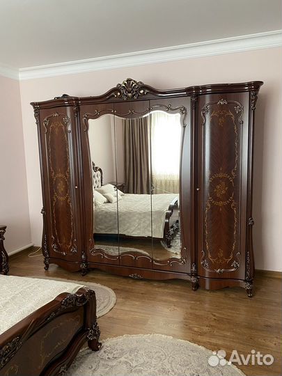 Спальный гарнитур