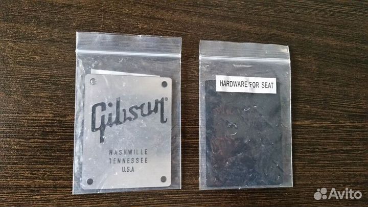 Шильдик Gibson