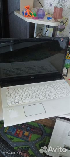 Ноутбук Sony vaio sve171e13v
