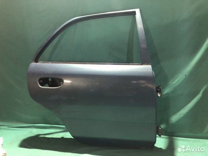 Дверь задняя правая Mitsubishi Carisma