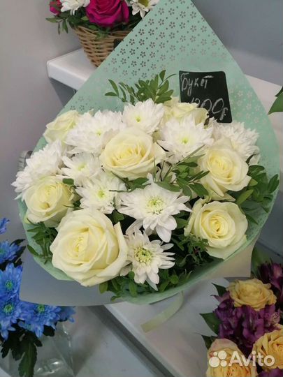 Розы белые 70 см (Россия, Кения, Эквадор)